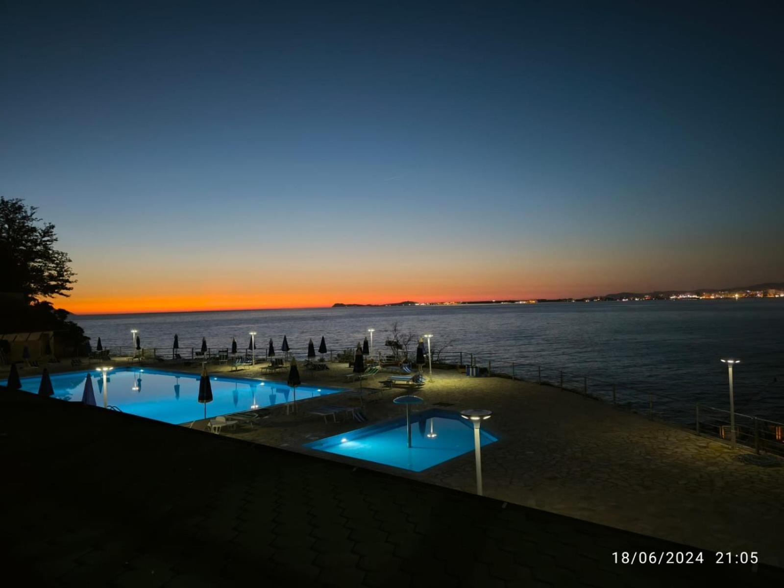 Matthews Beach House فلورا المظهر الخارجي الصورة